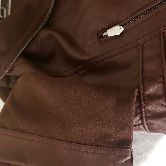 Leather Jacet - Picture 7 of 8